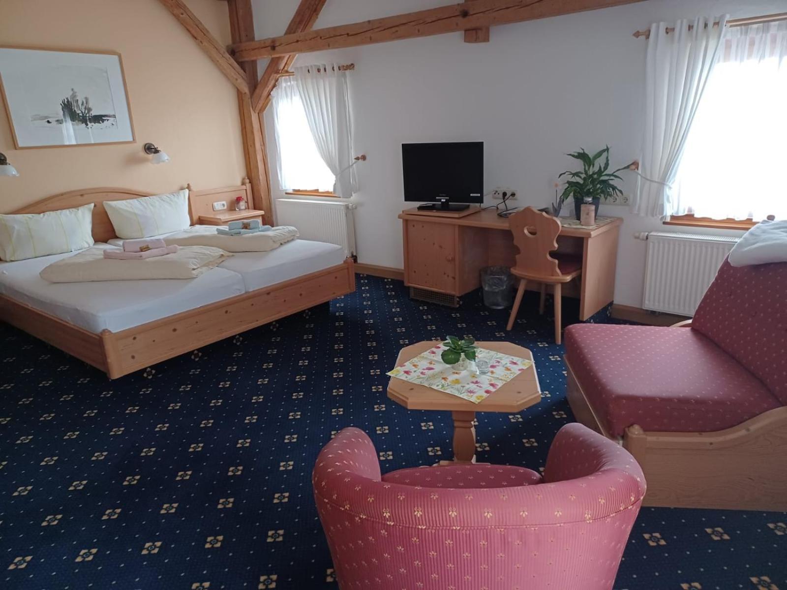 Pension Und Gaststaette "Zur Brauschaenke" Шёнек Экстерьер фото