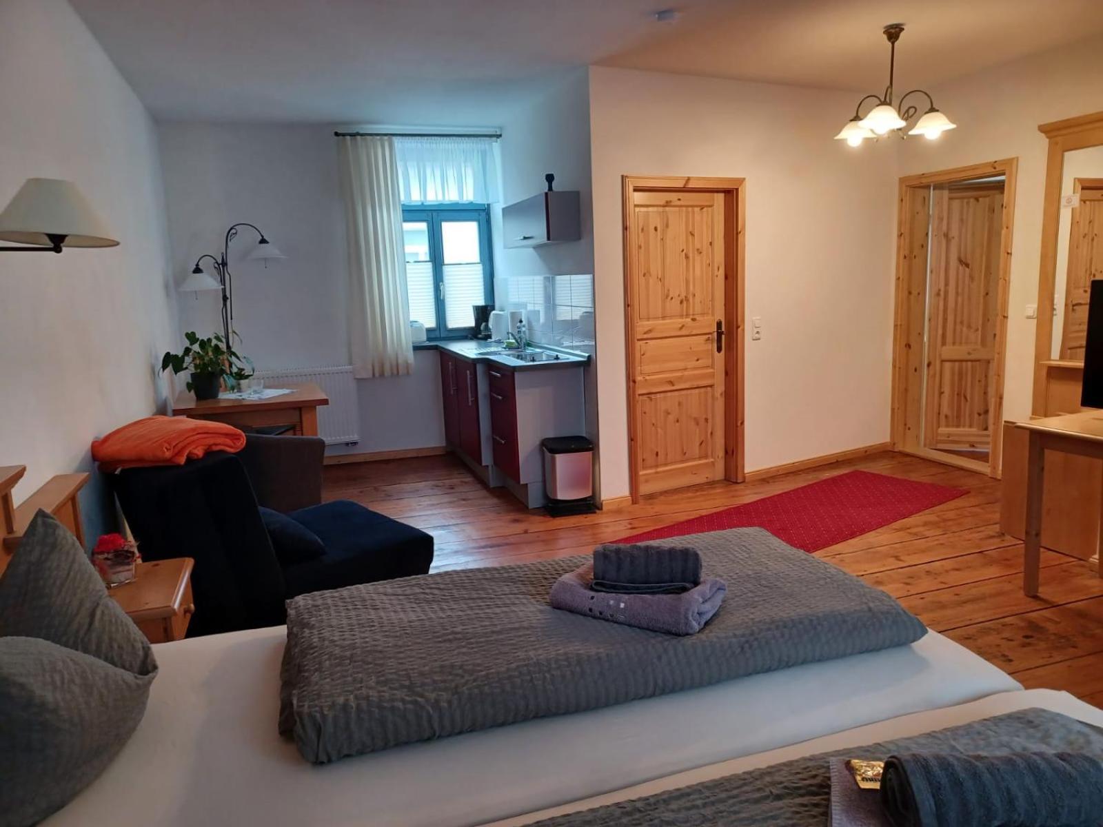 Pension Und Gaststaette "Zur Brauschaenke" Шёнек Экстерьер фото