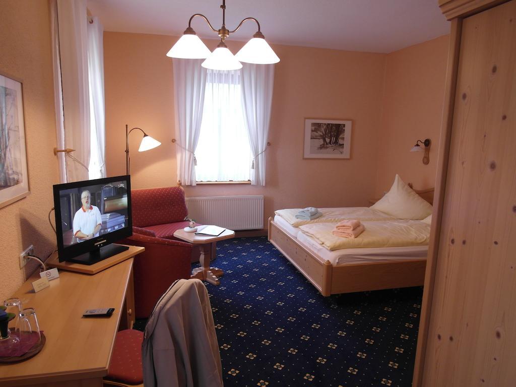 Pension Und Gaststaette "Zur Brauschaenke" Шёнек Номер фото