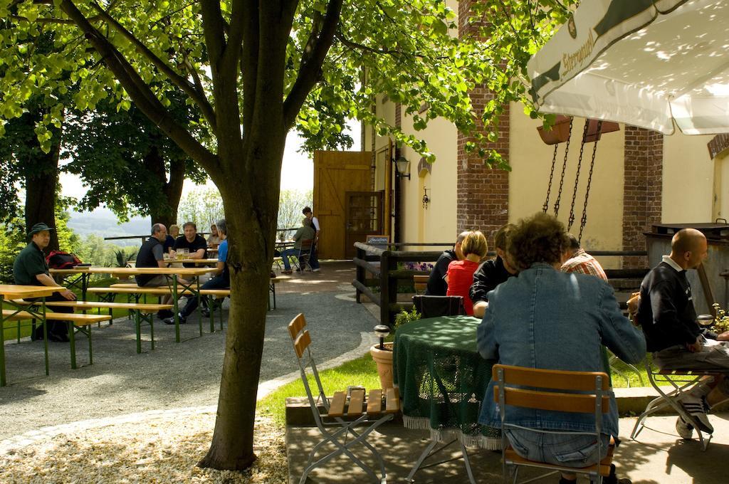 Pension Und Gaststaette "Zur Brauschaenke" Шёнек Экстерьер фото