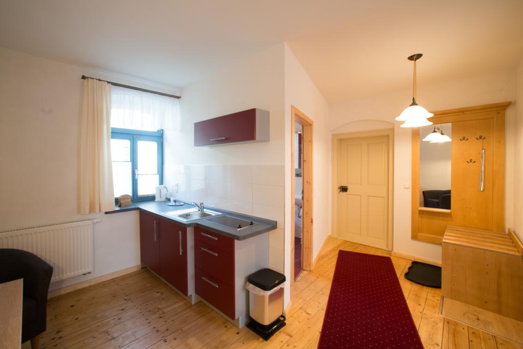 Pension Und Gaststaette "Zur Brauschaenke" Шёнек Экстерьер фото